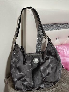 Vintage Coach Gray Signature Circle Shoulder Bag
